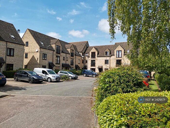3 Bedroom Penthouse To Rent In Beechgate, Witney, OX28