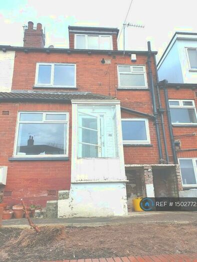 2 Bedroom Terraced House To Rent In Woodside View, Leeds, LS4