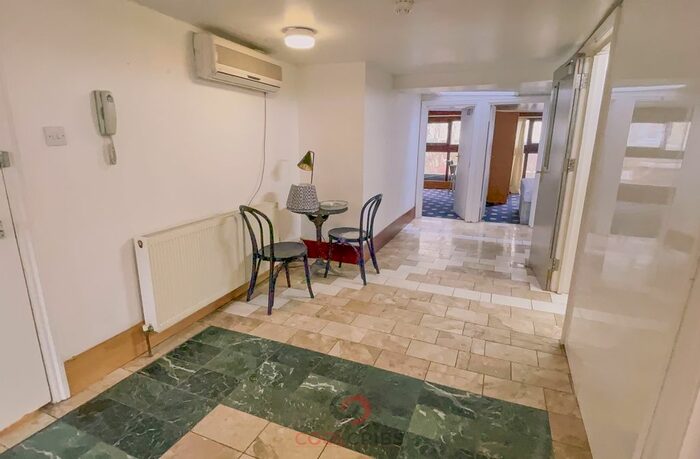 3 Bedroom Flat To Rent In Caledonian Road, Islington, London, N1