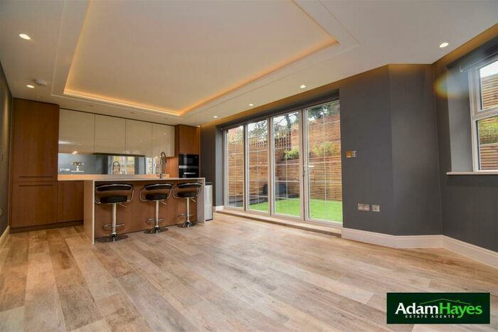 2 Bedroom Apartment To Rent In Freshfield Drive, Southgate, N14