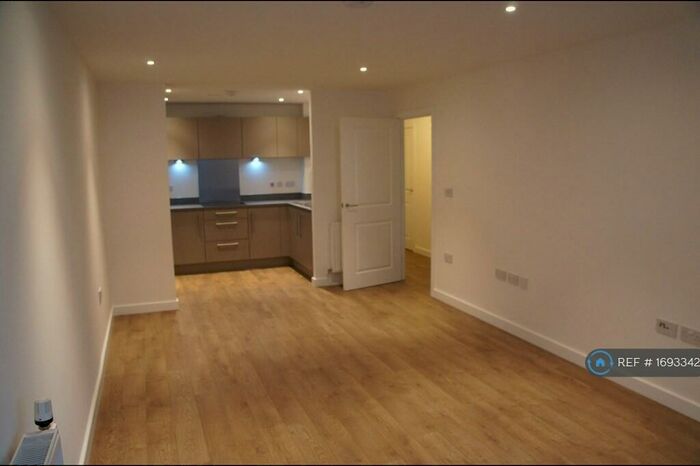 1 Bedroom Flat To Rent In Tottenham Hale, London, N17