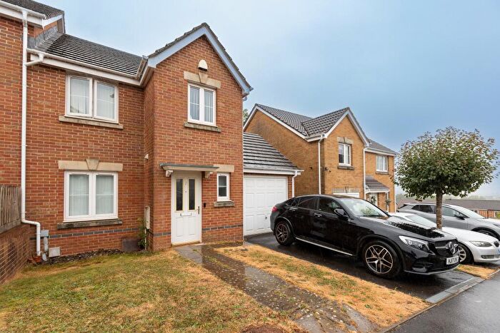 3 Bedroom Semi-Detached House For Sale In Gelli Ddaear Goch, Llanharry, Pontyclun, CF72