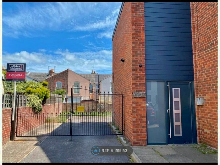 2 Bedroom Maisonette To Rent In Churchill Court, Southsea, PO4
