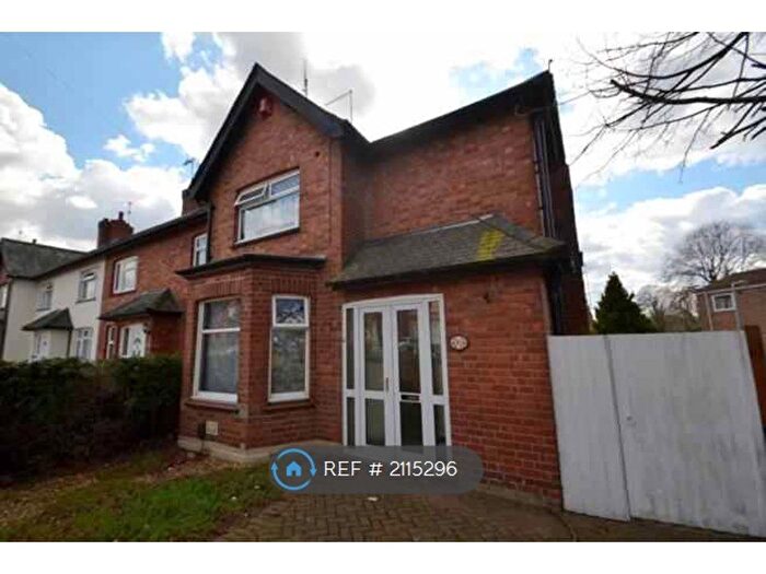 3 Bedroom End Of Terrace House To Rent In Kingsland Avenue, Northampton, NN2