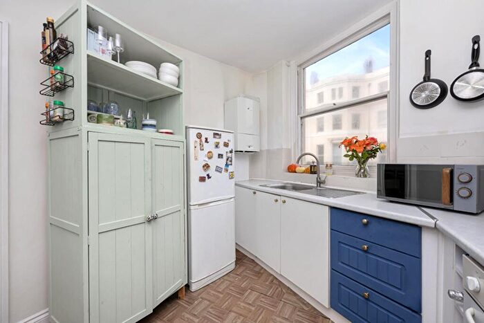 1 Bedroom Apartment For Sale In St. Aubyns, Hove, BN3