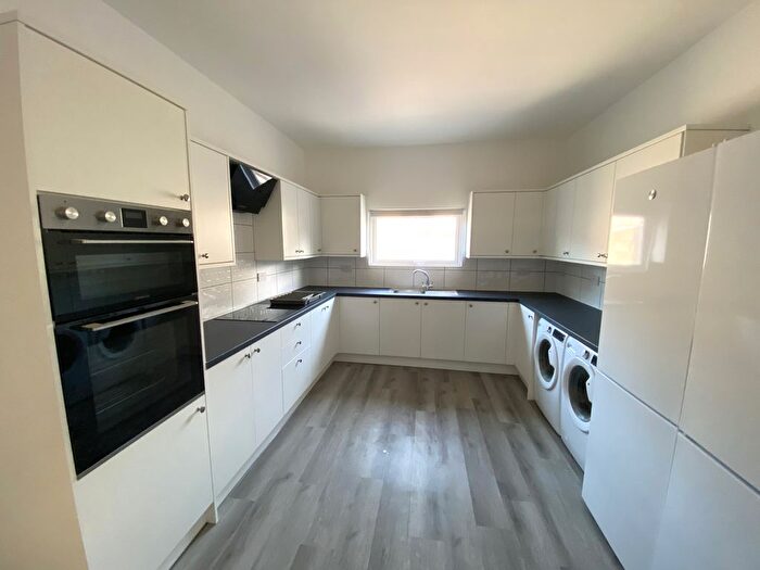 5 Bedroom Terraced House To Rent In Pentre Street, Cardiff, CF11