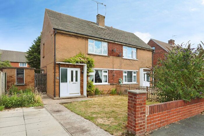 2 Bedroom Semi-Detached House For Sale In Queens Crescent, Bawtry, Doncaster, DN10