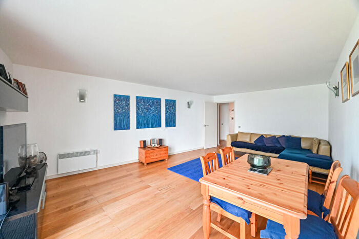 2 Bedroom Flat For Sale In Michigan Building, Canary Wharf, London, E14
