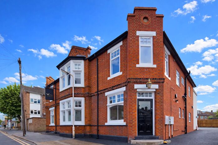 1 Bedroom Apartment For Sale In New Writtle Stre, Chelmsford, Essex, CM2