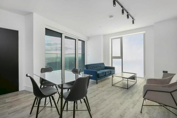 2 Bedroom Flat To Rent In Icon Tower, Portal Way, W3