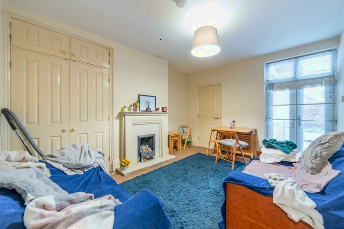 2 Bedroom Flat To Rent In Brandon Grove, Sandyford, Newcastle Upon Tyne, NE2