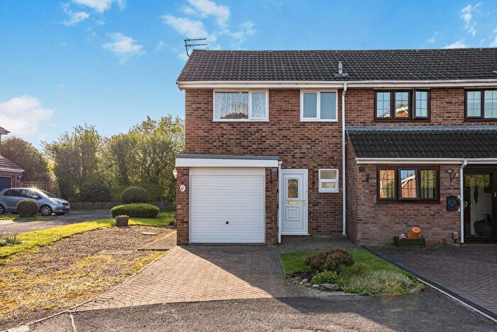 1 Bedroom End Terrace House For Sale In Coombes Way, North Common, South Gloucestershire, BS30