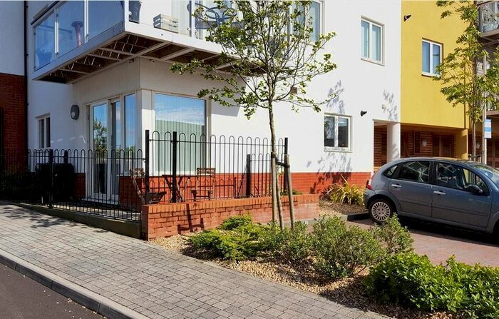 1 Bedroom Flat To Rent In Paget Road, Penarth, CF64