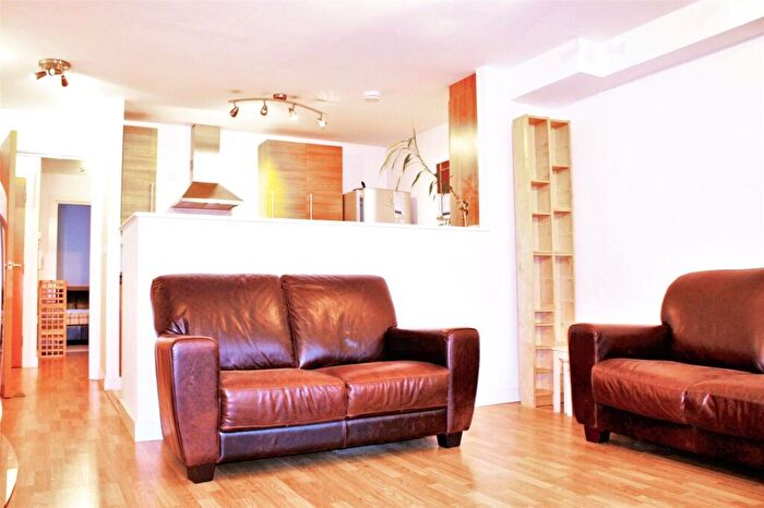 2 Bedroom Apartment To Rent In Umberston Street, Whitechapel, London, E1