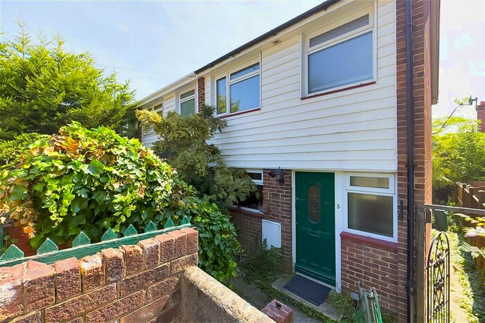 3 Bedroom End Of Terrace House To Rent In Cobden Rise, St. Catherines Road, Southampton, SO18