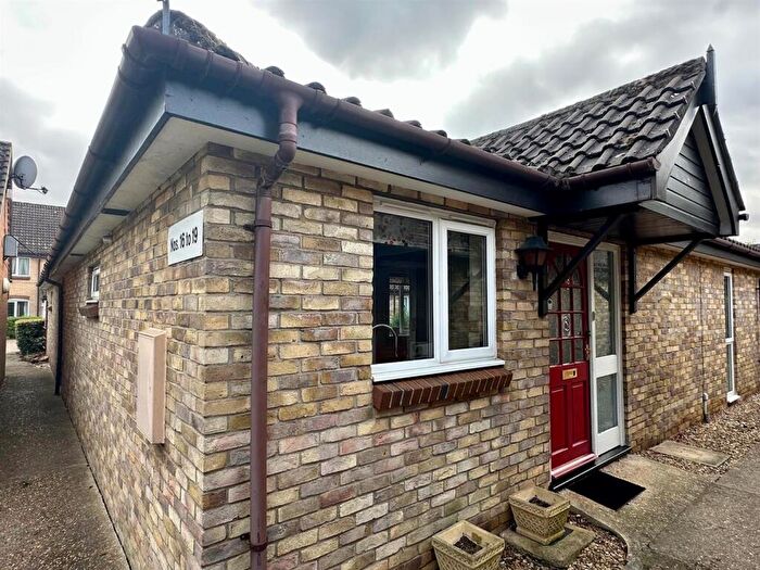 2 Bedroom Bungalow For Sale In Kimbolton Court, Central, Peterborough, PE1