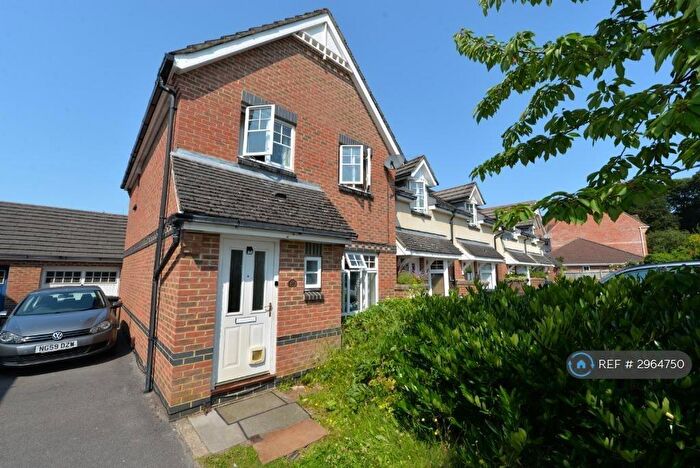 3 Bedroom Semi-Detached House To Rent In Barn Piece, Eastleigh, SO53