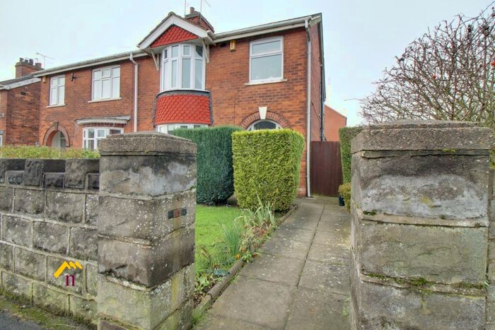 3 Bedroom Semi-Detached House To Rent In Crosby Avenue, Scunthorpe, DN15