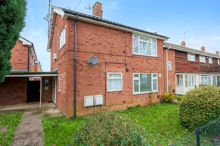 1 Bedroom Flat To Rent In Cradley Walk, Aylesbury, HP20