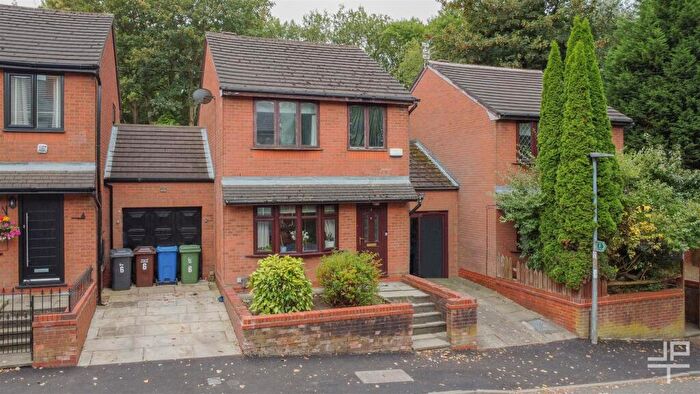 3 Bedroom Link Detached House For Sale In Elliott Street, Tyldesley, Manchester, M29