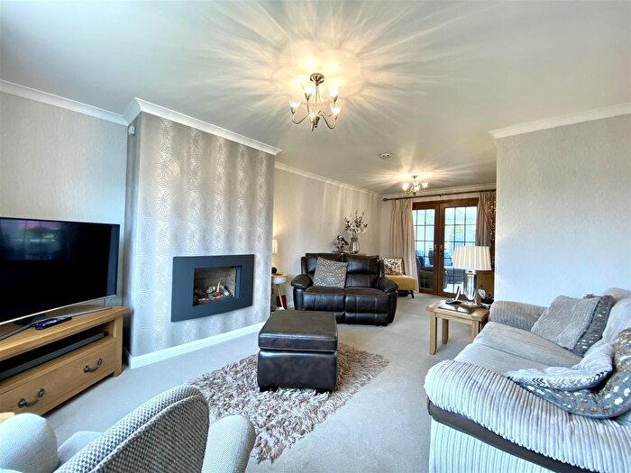 3 Bedroom Semi-Detached House For Sale In Valley Road, Saundersfoot, SA69