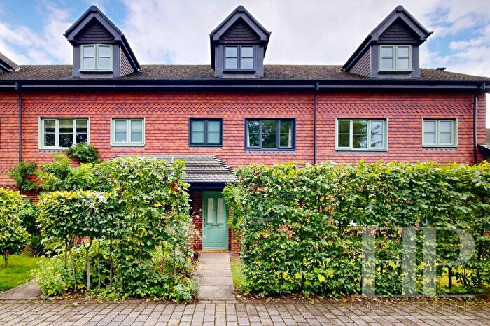 3 Bedroom Terraced House For Sale In Woodlands Edge, Handcross, RH17