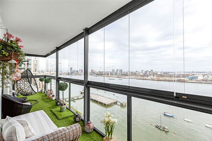 2 Bedroom Flat To Rent In Barge Walk, Greenwich, SE10