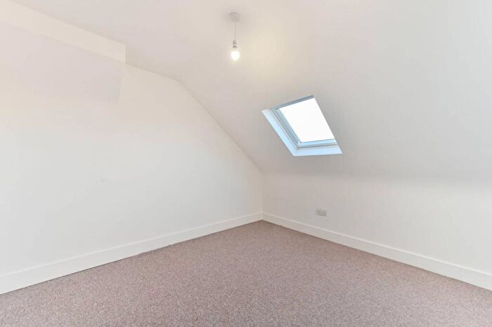 1 Bedroom Flat To Rent In Neasden Lane North, Neasden, London, NW10