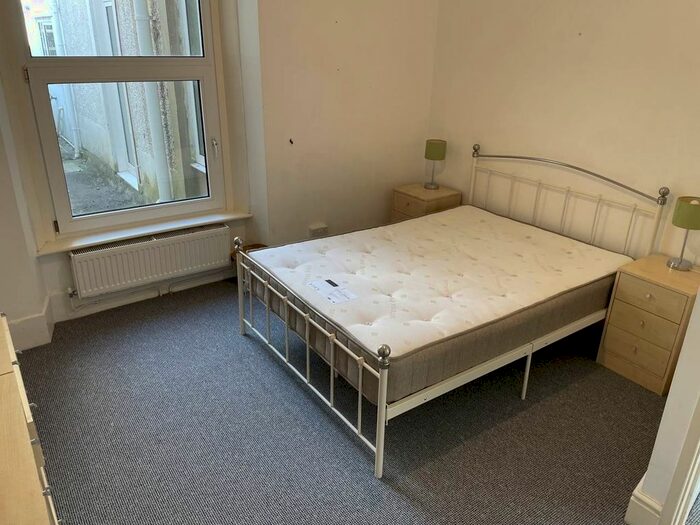 1 Bedroom Flat To Rent In Montpelier Terrace, Ffynone, Uplands, Swansea, SA1