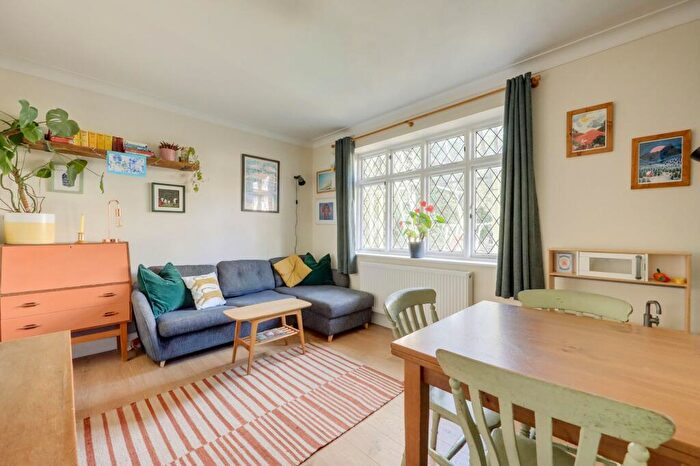 2 Bedroom Flat For Sale In Devonshire Road, Forest Hill, SE23