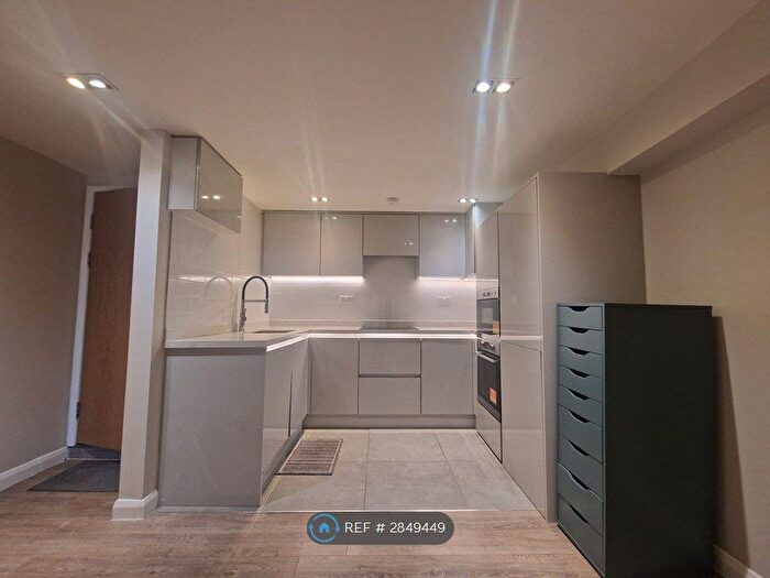 1 Bedroom Flat To Rent In Lavender Hill, London, SW11