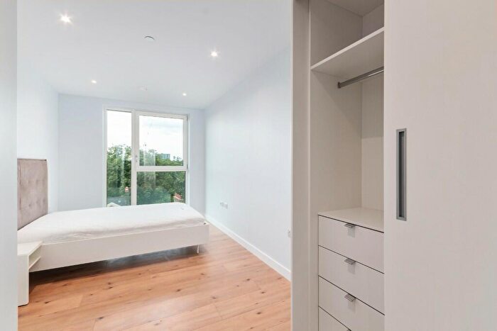 3 Bedroom Flat To Rent In Uncle Deptford, Evelyn Street, London, SE8