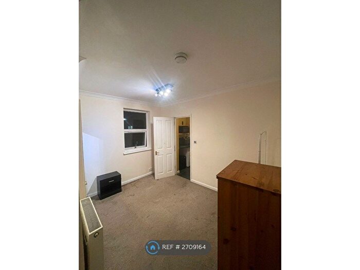 Studio To Rent In Oakhill Road, Sutton, SM1