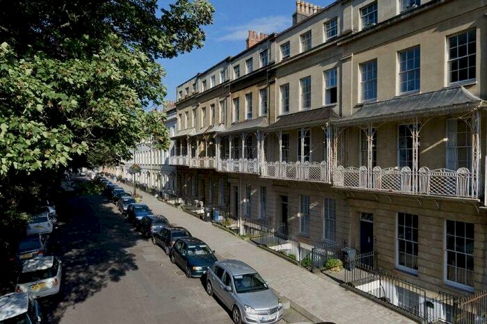 2 Bedroom Flat To Rent In Caledonia Place, Clifton, Bristol, BS8