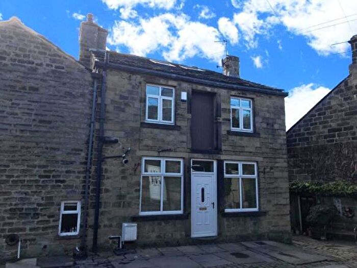 2 Bedroom Property To Rent In East Morton, Keighley, West Yorkshire, BD20
