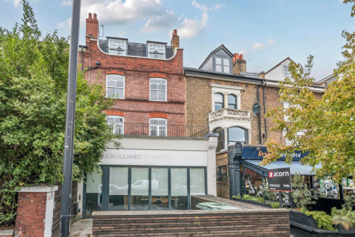 2 Bedroom Apartment For Sale In Forest Hill Road, London, SE22