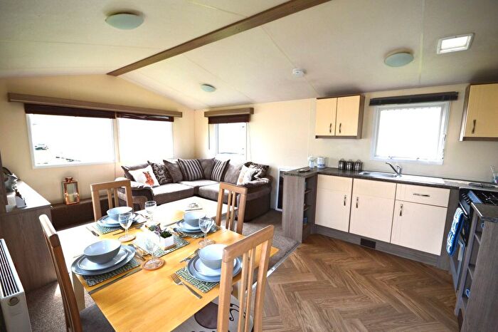 3 Bedroom Mobile/park Home For Sale In Dymchurch Road, New Romney, TN28