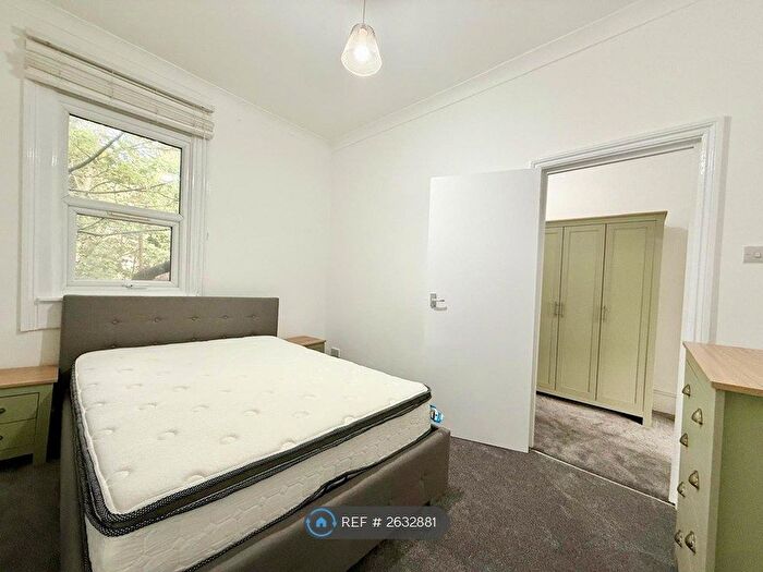 1 Bedroom Flat To Rent In Fairfield Street, London, SW18