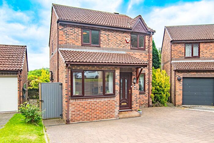 3 Bedroom Detached House For Sale In Woodside Park Drive, Horsforth, Leeds, LS18