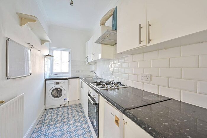 1 Bedroom Flat To Rent In Kingston Road, Wimbledon, London, SW19