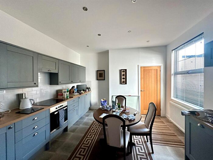 2 Bedroom Flat To Rent In Church Hill, Newhaven, East Sussex, BN9