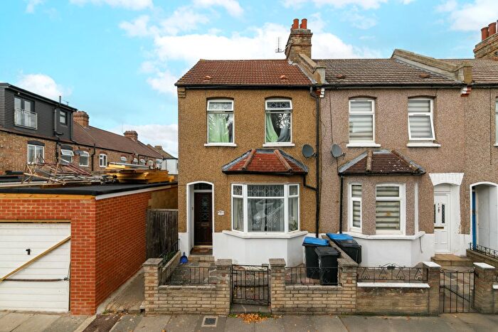 2 Bedroom End Terrace House For Sale In Cornwallis Avenue, London, N9