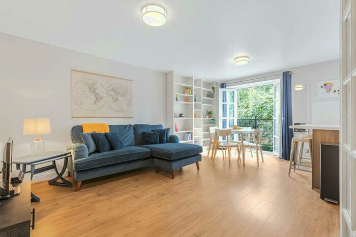 2 Bedroom Apartment To Rent In Langbourne Place, London, E14