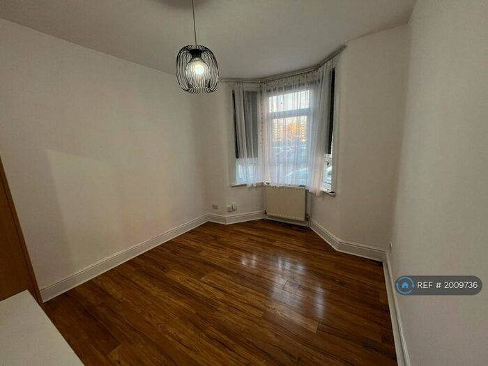 3 Bedroom Terraced House To Rent In Dockland Street, London, E16