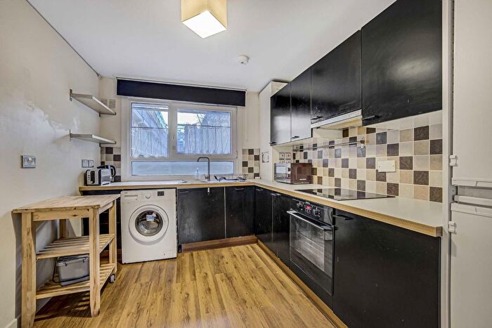 4 Bedroom Flat To Rent In Yelverton Road, London, SW11