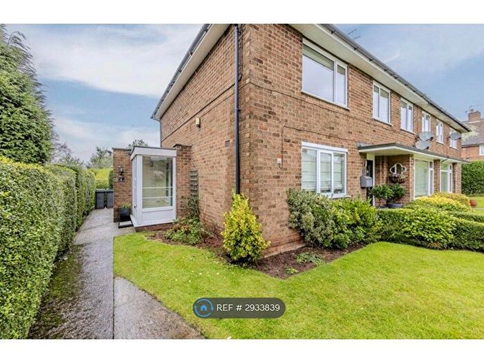 2 Bedroom Flat To Rent In Lowndes Close, Stoke-On-Trent, ST4