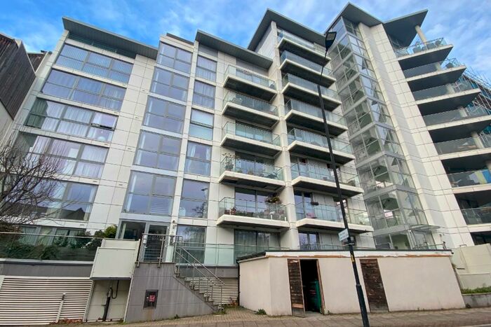 2 Bedroom Flat To Rent In Tavern Quay, Rope Street, London, SE16