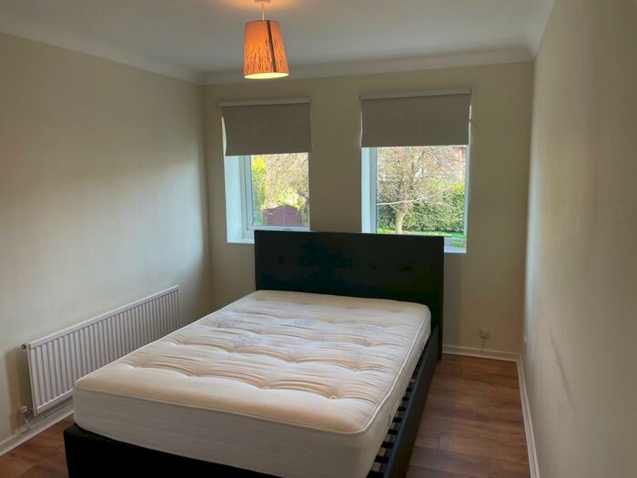 2 Bedroom Apartment To Rent In Green Hall Mews, Wilmslow, Cheshire, SK9