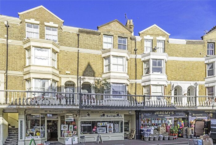 1 Bedroom Flat For Sale In Monson Colonnade, Tunbridge Wells, Kent, TN1