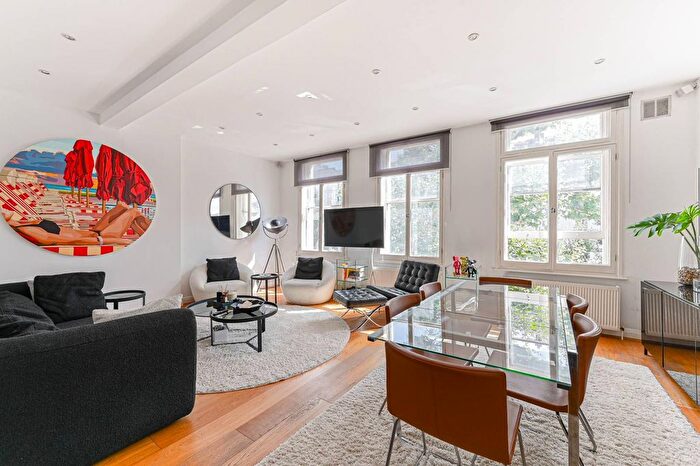 2 Bedroom Flat For Sale In Queens Gate, South Kensington, London, SW7